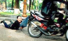 Xóa sổ băng nhóm gây ra gần 20 vụ cướp tài sản của phụ nữ đi đường