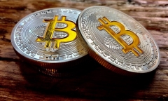 Giá Bitcoin hôm nay 24/1: Tiếp tục xuống dốc, giảm thêm 300 USD