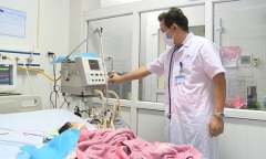 Chủ tịch Hà Nội yêu cầu làm rõ vụ bé 8 tháng tuổi tử vong do bị tiêm nhầm