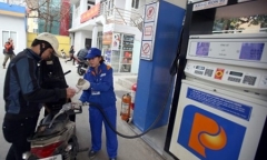 Chính phủ trình đề xuất tăng thuế xăng 8.000 đồng/lít lên Quốc hội
