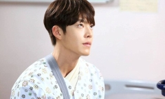 Kim Woo Bin đã sút 10kg khi trị liệu ung thư