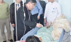 Sập cầu khi đưa tang: 25 bác sĩ sẽ phẫu thuật cho 20 nạn nhân