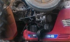 Lật máy cày, người đàn ông tử vong dưới bánh xe do mình lái