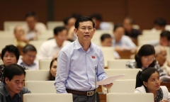 Biên chế “giảm nhỏ giọt, tăng vượt khung”