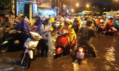 Thời tiết  27/7: Nam Bộ mưa dông, đề phòng tố, lốc