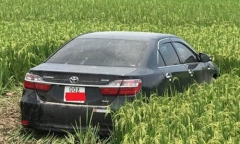 Bắc Ninh: Đạp nhầm chân ga, xe Camry đâm 3 học sinh tử vong