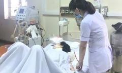 Nghi án chồng cứa cổ vợ rồi tự sát ở Hà Tĩnh: Nạn nhân qua cơn nguy kịch