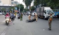 Tai nạn giao thông, cô gái trẻ bị nát một phần chân gào khóc trong đau đớn