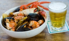 Cảnh báo bệnh về mắt cực dễ lây mạnh trong mùa hè, ai cũng nên biết cách xử trí