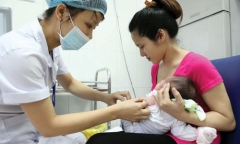 Hà Nội tổ chức tiêm chủng một tuần một lần, thay vì mỗi tháng một lần