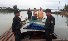 Nổ súng khống chế nhóm vận chuyển gỗ lậu trên sông