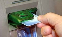 Điều tra băng nhóm người nước ngoài dùng thẻ ATM giả rút tiền