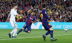 Barcelona 2-2 Real Madrid: Messi, C.Ronaldo cùng chói sáng 