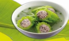 Cách nấu canh mướp đắng nhồi thịt đơn giản giải nhiệt mùa hè