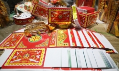 Làng nghề vàng mã Hà Nội tất bật vào mùa