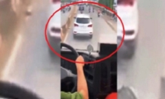 Tài xế ôtô cản đường xe chữa cháy: “Tôi không nghe thấy tiếng xe cứu hỏa”