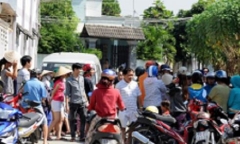 Điều tra nghi án Phó Chủ tịch xã cùng mẹ ruột bị chồng chém trọng thương