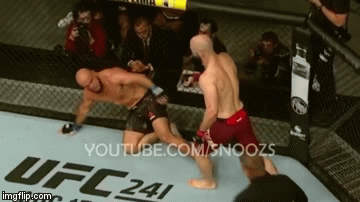 Video: Võ sĩ Thụy Sĩ tung cơn mưa đòn khiến đối thủ sừng sỏ bầm dập