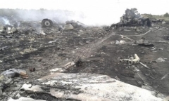 Vụ rơi máy bay MH17: Hé lộ cuộc điện đàm bí ẩn