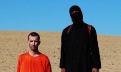 Phiến quân IS tung video chặt đầu con tin người Anh