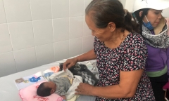 Vụ bé trai sơ sinh bị chôn sống: Nhiều người muốn nhận làm con nuôi