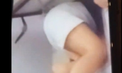 Nữ cán bộ bị 