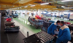 Ăn cắp điện thoại trong hành lý, nam nhân viên sân bay phải trả giá