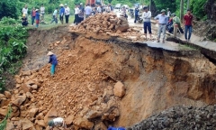 Dự báo thời tiết ngày 23/5: Nam Bộ mưa lớn, cảnh báo sạt lở đất ở vùng núi phía Bắc