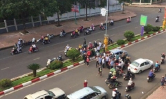 Tài xế taxi tông gãy tay nạn nhân sau va chạm xe