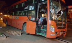 Xe khách tông xe máy, 2 học sinh tử vong
