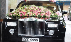 Rolls-Royce Phantom biển độc làm xe hoa trên phố Hà Nội