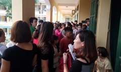 Chủ tịch Hà Nội yêu cầu báo cáo việc trường học thu gần 7,5 triệu đồng đầu năm