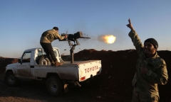 Video: Phiến quân tấn công tên lửa căn cứ quân đội Syria