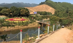 Hành tung bí ẩn của cô đồng gắn với “cáo buộc” thả rắn khủng ở Vĩnh Phúc