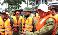 Phó Thủ tướng: Tâm bão số 16 không vào đất liền nhưng không thể chủ quan