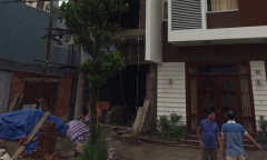 Gãy giàn giáo công trình, 2 công nhân tử vong