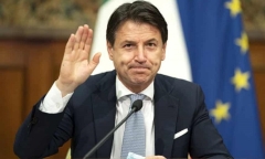 Thủ tướng Italia đệ đơn từ chức