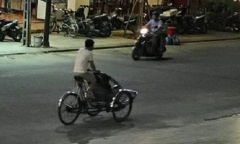 Hai vợ chồng du khách thuê xích lô dạo phố bị “chém” 1.5 triệu đồng