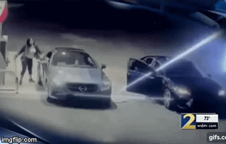 Video: Cô gái nhanh trí ngăn tên cướp gian manh trộm Mercedes-Benz
