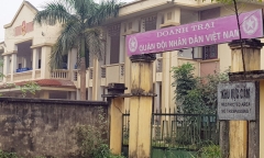 500 học sinh 'sơ tán' vì 'khí lạ' do đốt vỏ lựu đạn bằng nhựa?