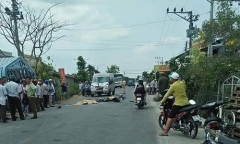 Tin tai nạn giao thông mới nhất ngày 1/4/2019: Xe máy 'đối đầu' ô tô khách, 1 người thiệt mạng