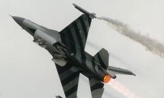 Chiến đấu cơ F-16 của Hà Lan tự bắn vào thân, phải hạ cánh khẩn