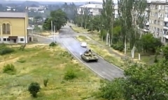 Kiev “tố” xe tăng từ Nga tiến vào lãnh thổ Ukraina