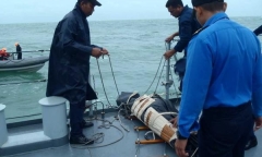 Phát hiện thân máy bay AirAsia QZ8501 dưới đáy biển