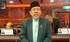 Nghị sĩ Malaysia: Phụ nữ ăn mặc khêu gợi là hành vi quấy rối tình dục đàn ông