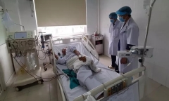 6 bệnh nhân ở Nghệ An bị sốc sau khi chạy thận, 2 người chuyển ra Hà Nội điều trị
