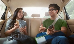 Hà Nội cấm dịch vụ đi chung xe của Grab, Uber