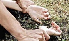 Bắt gã anh rể giở trò đồi bại với em vợ khi chở đi khám bệnh