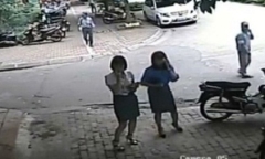 Xe chở nữ Phó Chủ tịch quận Thanh Xuân đi ăn trưa đỗ sai quy định