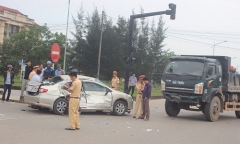 Xe ô tô của Chủ tịch Ủy ban kiểm tra Tỉnh ủy Quảng Trị gặp tai nạn